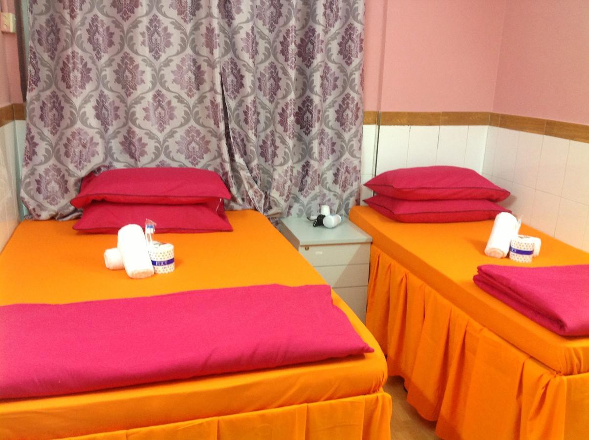 Golden Guest House Цзюлун Экстерьер фото