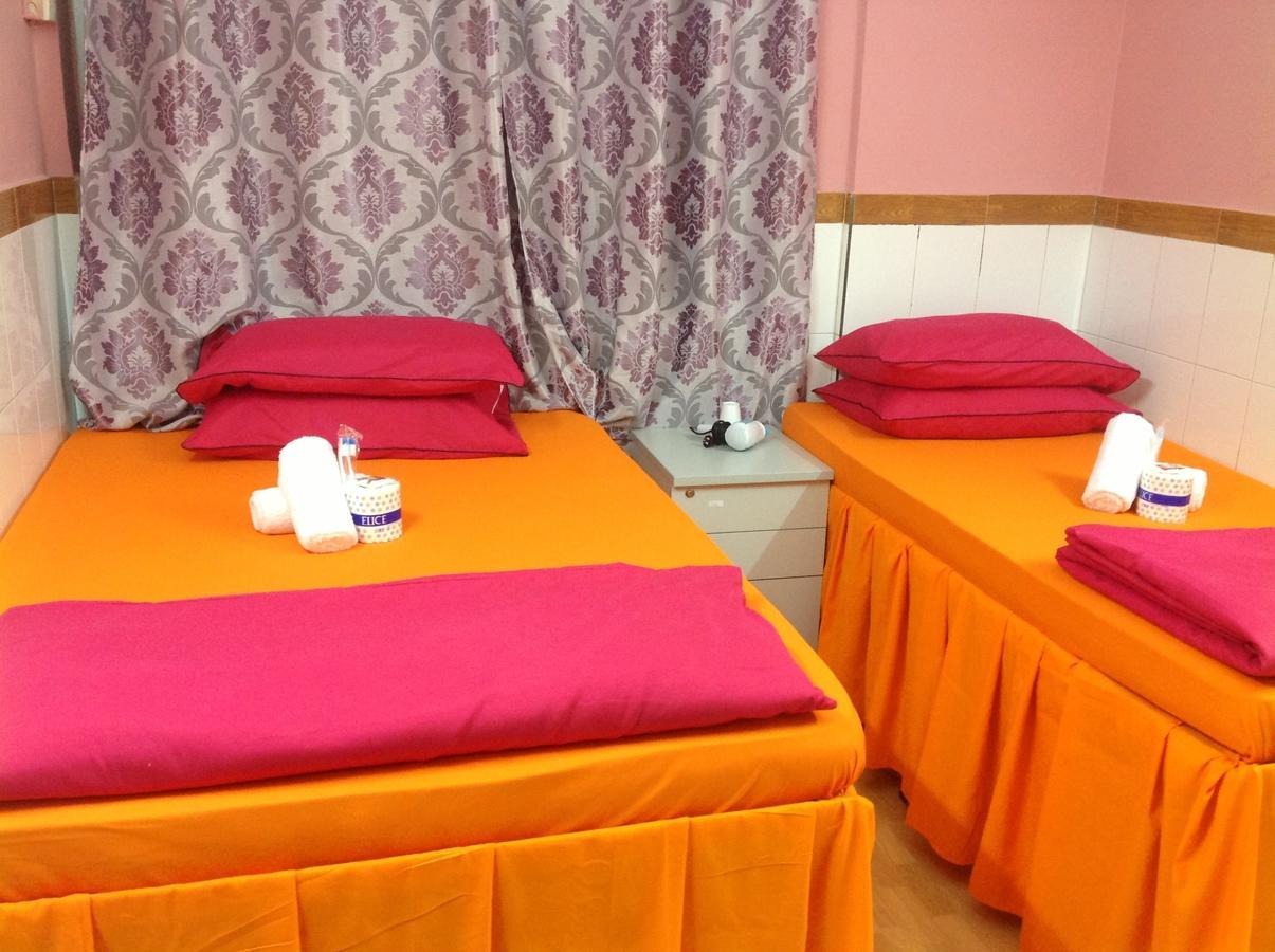 Golden Guest House Цзюлун Экстерьер фото