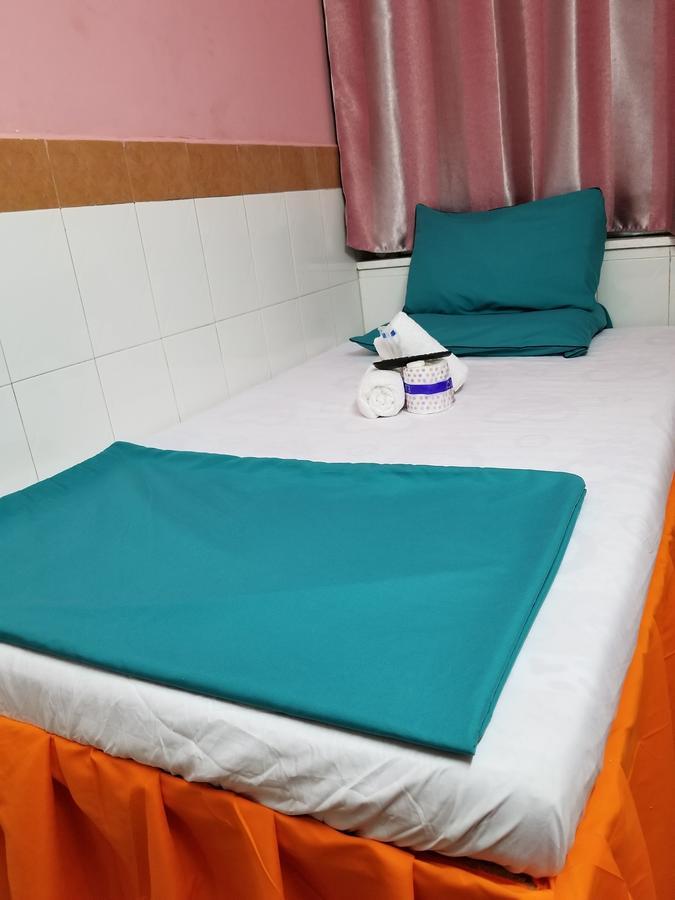 Golden Guest House Цзюлун Экстерьер фото