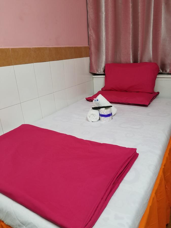Golden Guest House Цзюлун Экстерьер фото