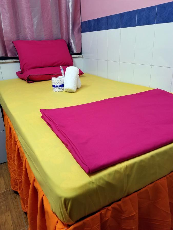 Golden Guest House Цзюлун Экстерьер фото